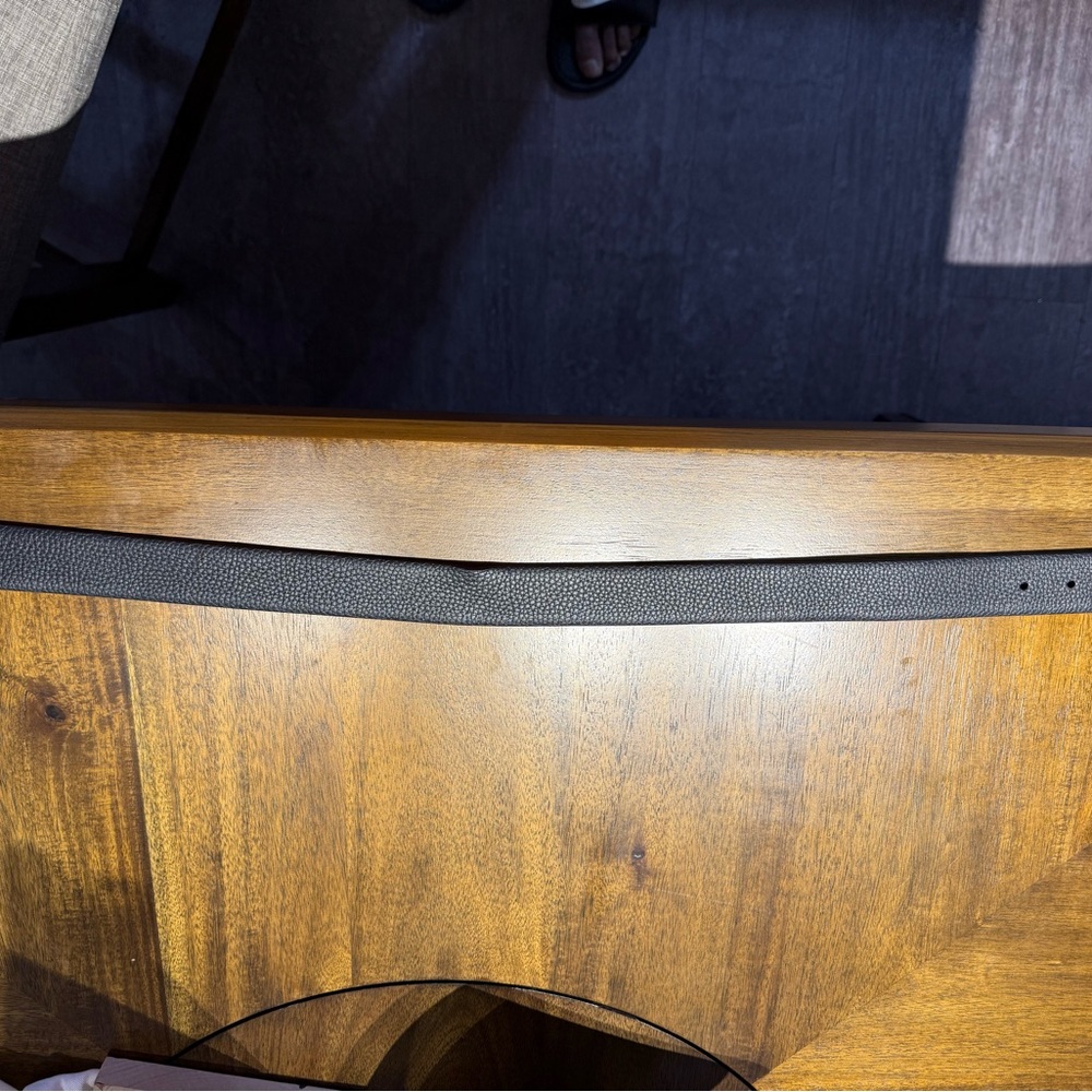 32in Black Leather Ferragamo Belt - Picture 8 of 9